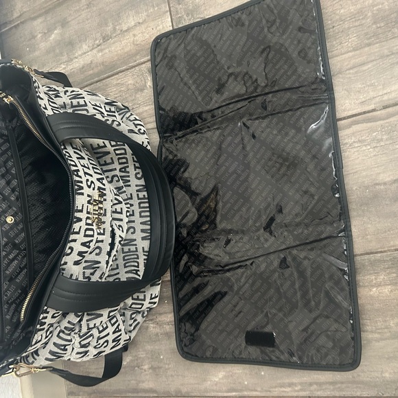 Steve Madden Logo Diaper Bag Tote w/ Changing Mat - EUC - Picture 4 of 11